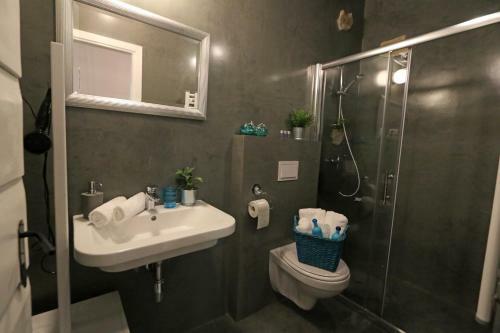 Val & Mar Studio Apartment
