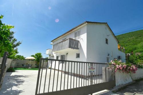 Ban Apartmani
