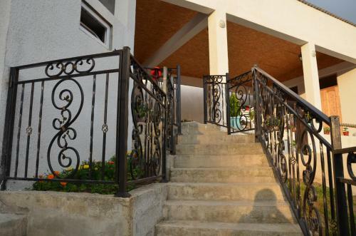 Hostal Guest House On Ardzinba 91