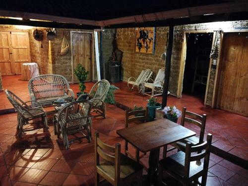 Albergue Monzaque- Para�so De Bachu�