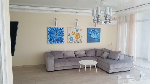 J.r Apartment In The Sea