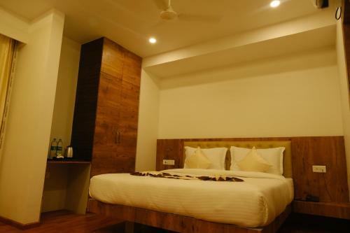Hotel Girija Sunrise