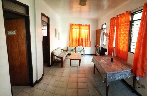 Hotel White Beach Guest House