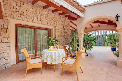Gorgeous Private Villa For 8 In Moraira