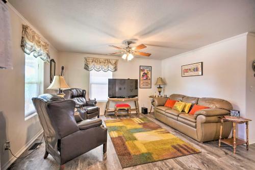 Peaceful Escape With Patio, Grill And Fire Pit!