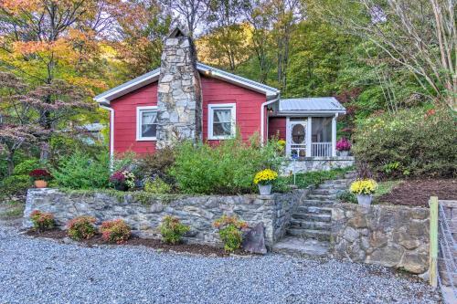 Private And Cozy Chimney Rock Abode With Fire Pit