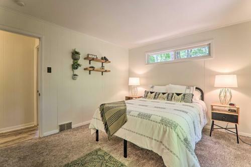 Luxury Pocono Home With Deck, Walk To Lake Harmony!