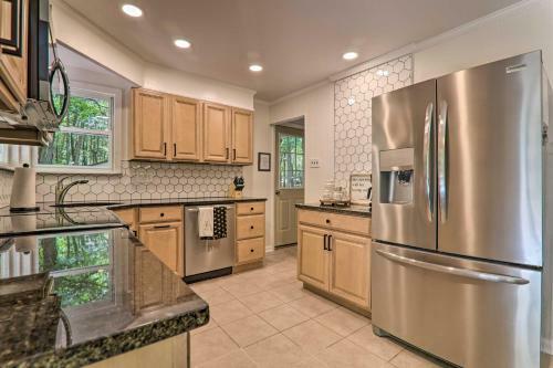 Luxury Pocono Home With Deck, Walk To Lake Harmony!