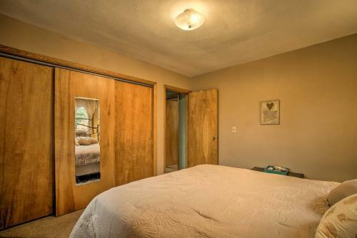 Evolve Hideaway On 75 Acres Near Canadohta Lake!