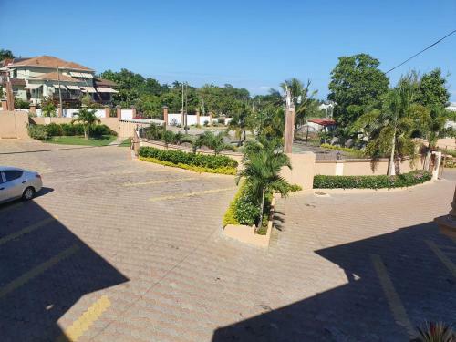 Apartamento Lovely Ensuite Getaway With Pool