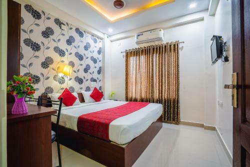 Hotel Almas Residency