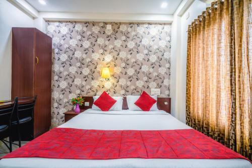 Hotel Almas Residency