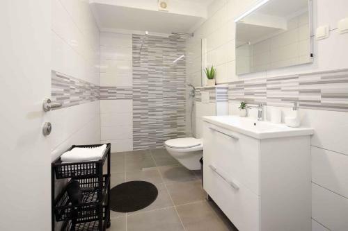 Apartment In Krk - Insel Krk 40650