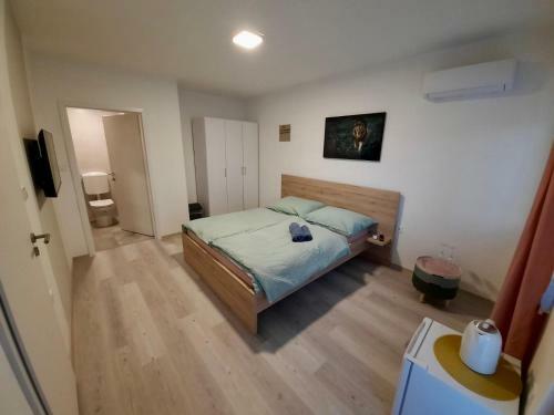 Hostal Rooms Optim