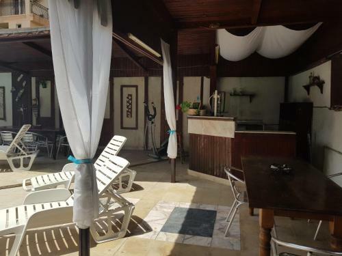 Hostal Slantse