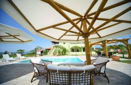 Apartment 2+1 With A Shared Pool And A Sea View