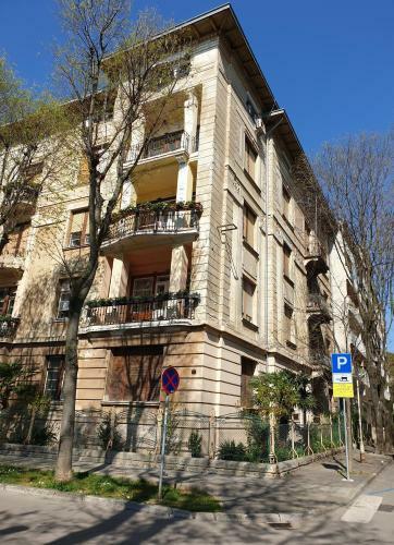 Studio Apartments Mal�