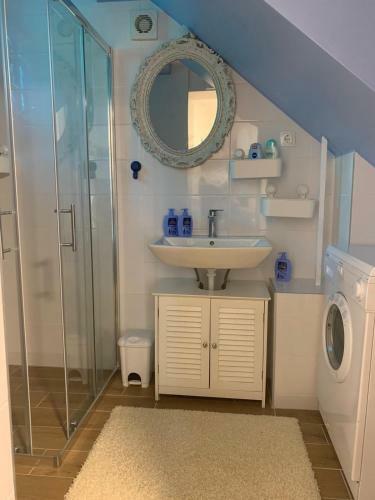Petite House