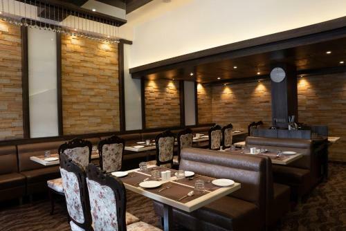Gold Crest Business Hotel