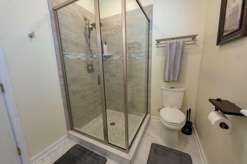 Remodeled Historic House Walkable To Everything