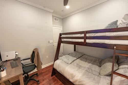 Remodeled Historic House Walkable To Everything