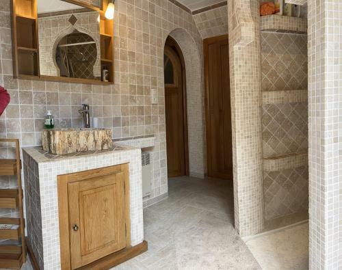 Bed & Breakfast Le Mas Des Mathes, Chambres D'h�tes, Studios