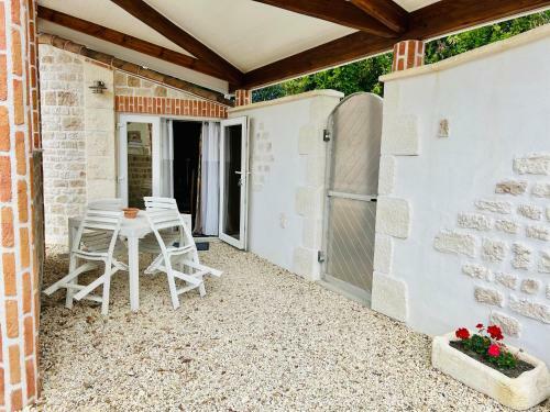 Bed & Breakfast Le Mas Des Mathes, Chambres D'h�tes, Studios