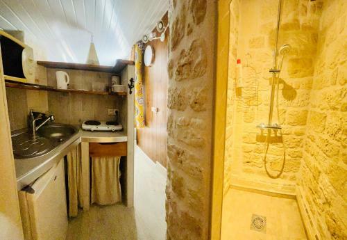 Bed & Breakfast Le Mas Des Mathes, Chambres D'h�tes, Studios