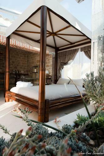 Bed & Breakfast Le Mas Des Mathes, Chambres D'h�tes, Studios