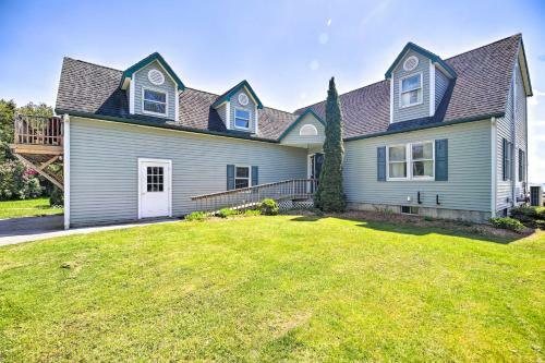 Lake Champlain Home With Decks, Kayaks And Fire Pit!