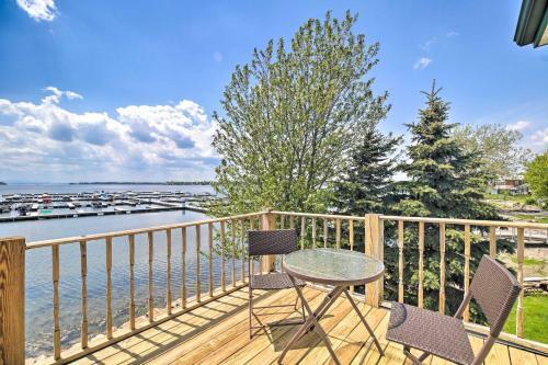 Lake Champlain Home With Decks, Kayaks And Fire Pit!
