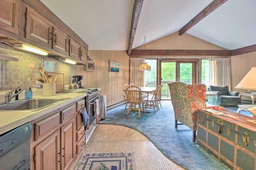 Apartamento Bright Bromley Mountain Condo With 2 Balconies!