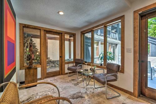 Luxe Plymouth Chalet With Indoor Pool And 3 Decks!