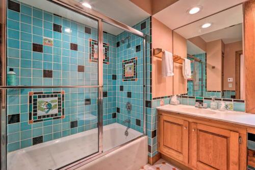 Luxe Plymouth Chalet With Indoor Pool And 3 Decks!