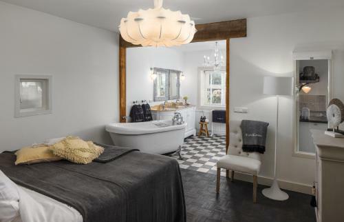 Farmhouse Suite - Apartment