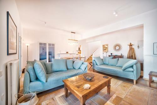Sounio White & Blue Villa Family Friendly