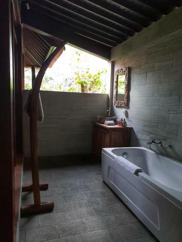 Bed & Breakfast Secluded Jungle Villa