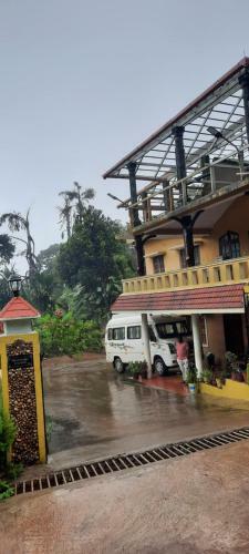 Villa Manjushree Holidays Home Coorg