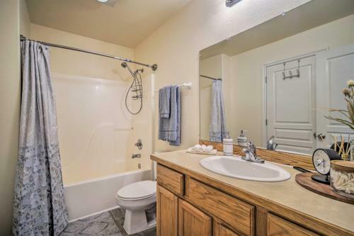 Quaint Anchorage Townhome - 6 Miles To Downtown!
