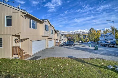Quaint Anchorage Townhome - 6 Miles To Downtown!