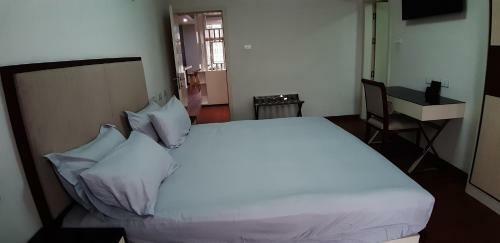 Adwest Hotel