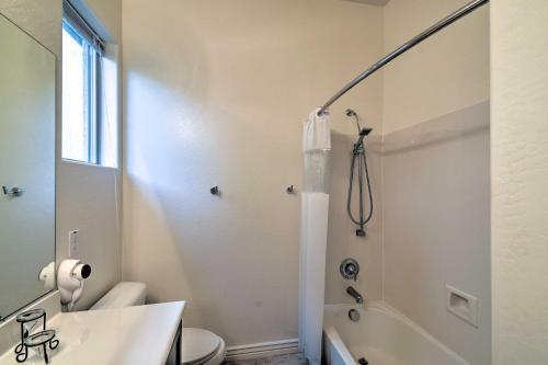 Spacious Peoria Retreat With Heated Pool And Spa!