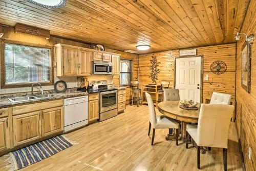 Quiet, Scenic Cabin Near Hiking Trails!