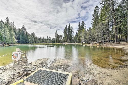 Immaculate Cabin With Bbq Deck And Community Pool
