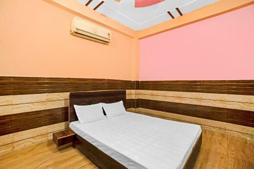 Oyo 84442 Virat Hotel