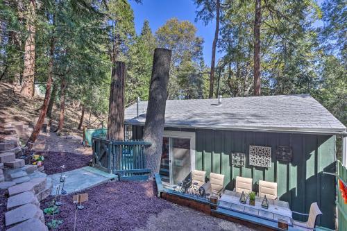 Boho Crestline Cabin, 1 Mile To Lake Gregory!