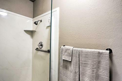Grand Junction Golf Course Condo With Balconies