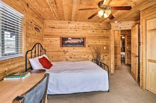 Spacious Mountain Retreat On Fenced Riverfront Lot