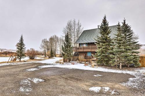 Spacious Mountain Retreat On Fenced Riverfront Lot