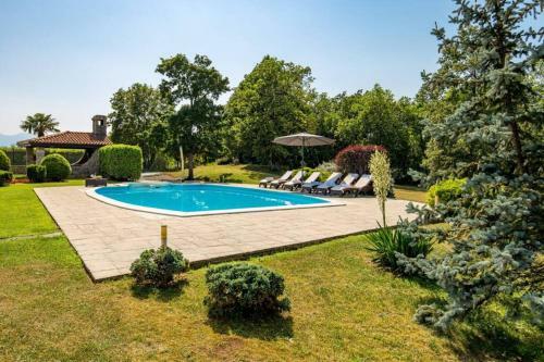 Villa Holiday House With Swimming Pool